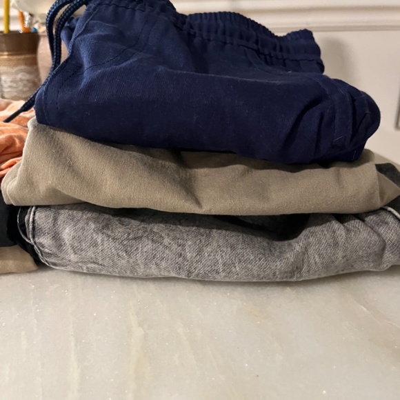 16 pieces Boys 4, 4-5,6, some 8 Lot clothes - Picture 9 of 10